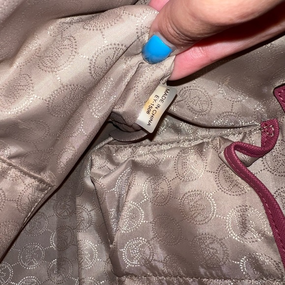 Michael Kors Fuschia Jet Set Leather Medium Tote - Picture 4 of 8